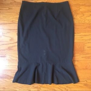 Tapemeasure pinstriped skirt woman’s size 6